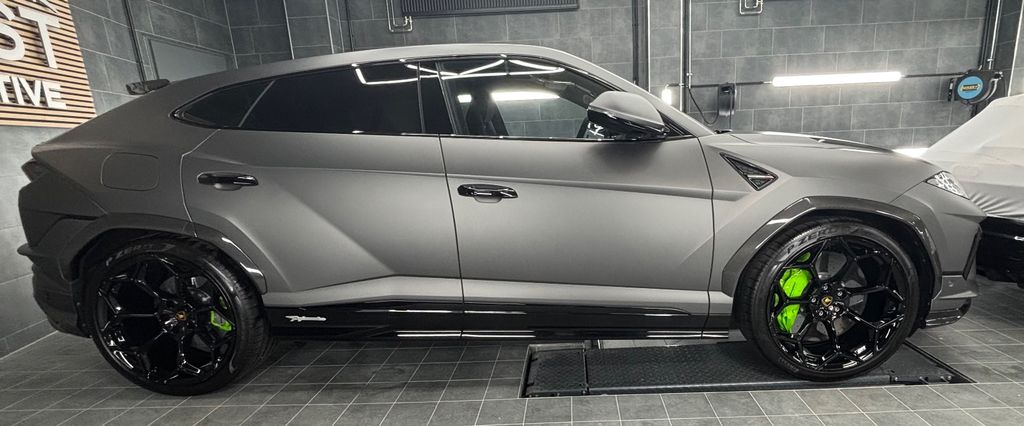Lamborghini Urus 9.999 km 299.500 &euro; Berlin 12524