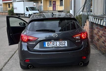 Mazda 3 243.000 km 8.200 &euro; Berlin 12627