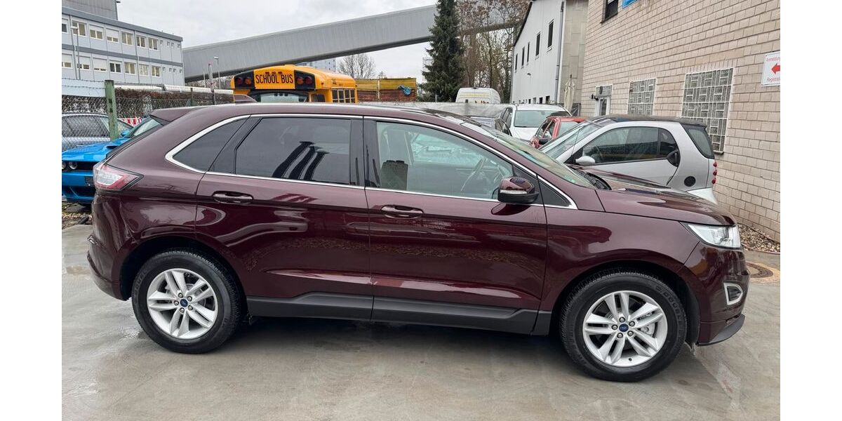 Ford Edge 67.500 km 17.499 &euro; Berlin 13599