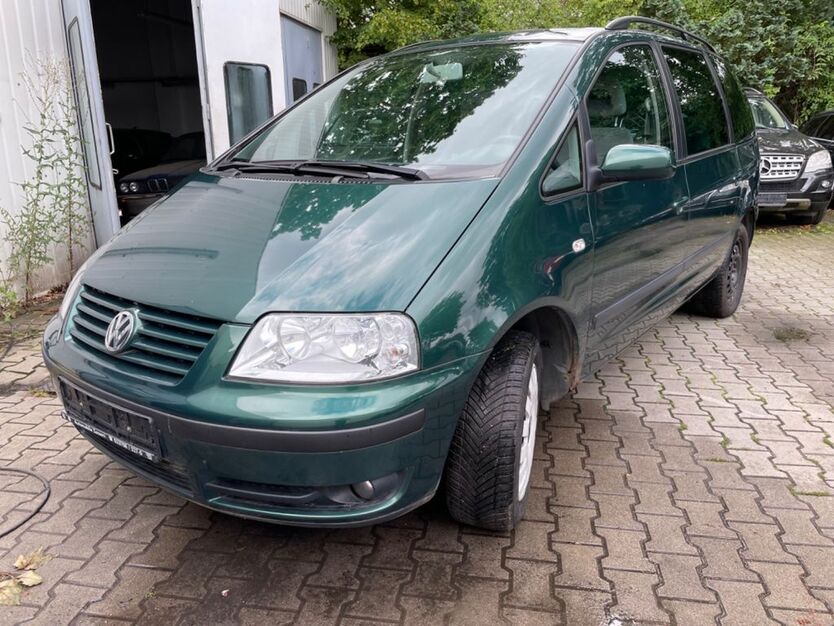 VW Sharan 140.629 km 5.950 € Berlin 12349