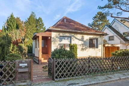 ANBAUEN - AUFSTOCKEN - AUSBAUEN Bungalow in familiärer Tegeler Siedlung 2 zimmer
