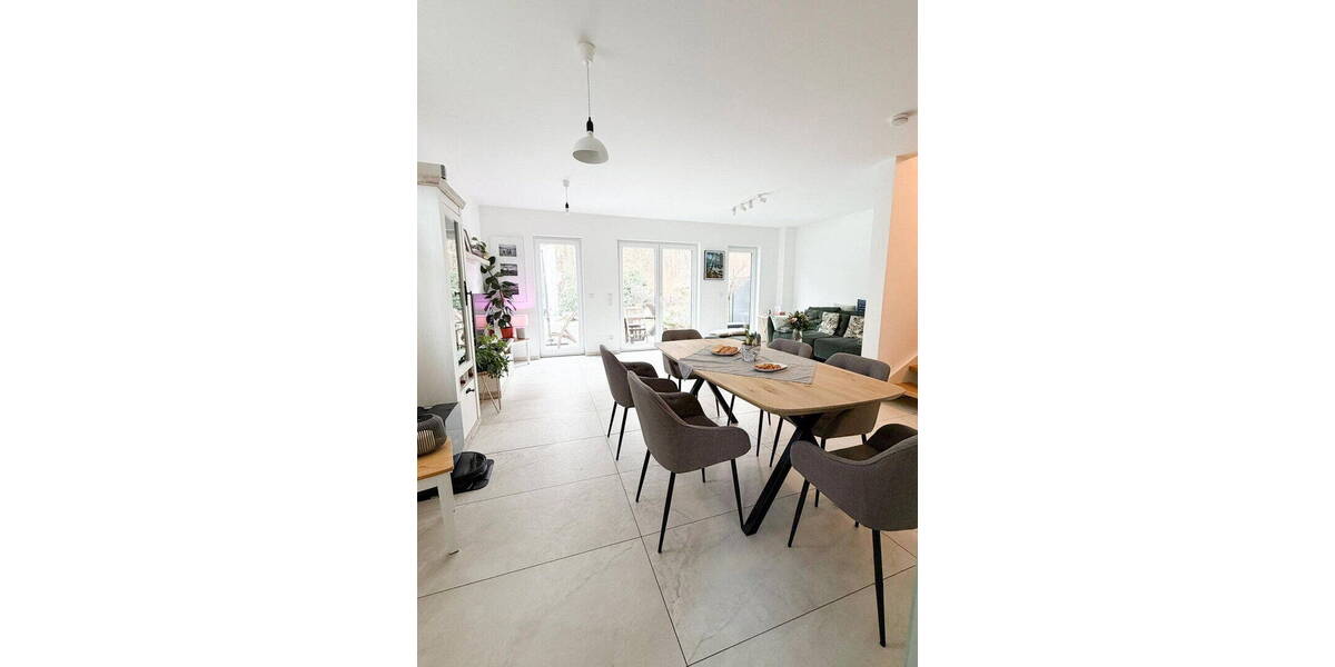 Reihenendhaus Berlin Spandau - 5 Zimmer, 151 m&sup2;, 2.790&euro; | Angebot:26527572