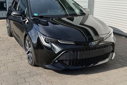 Toyota Corolla 59.700 km 21.490 &euro; Berlin 13051