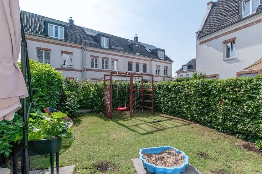 Haus zum Mieten in Berlin 2.224,30 € 153.4 m²