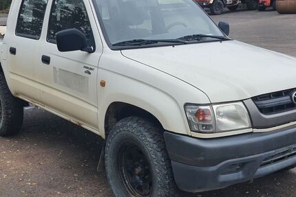 Toyota Hilux 157.000 km 10.115 € Großbeeren 14979