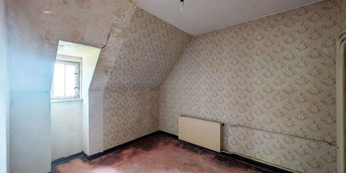 Sanierungsobjekt - 6-Zimmer-Doppelhaushälfte in Bornim 6 zimmer