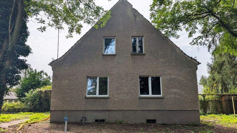 Sanierungsobjekt - 6-Zimmer-Doppelhaushälfte in Bornim 6 zimmer