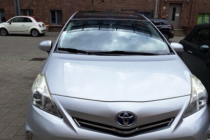 Toyota Prius Plus 164.000 km 13.000 € Berlin 10178