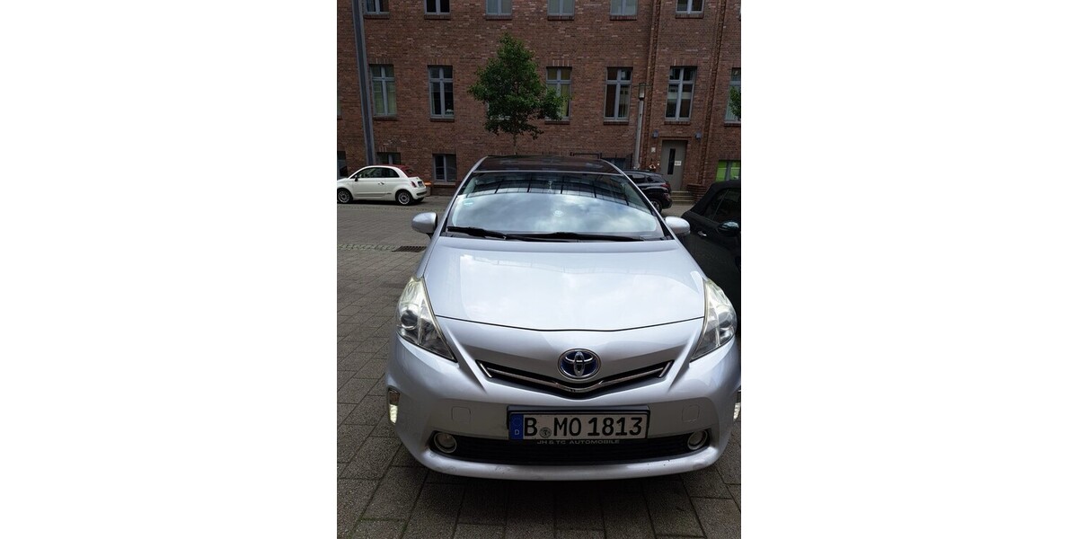 Toyota Prius Plus 164.000 km 13.000 € Berlin 10178