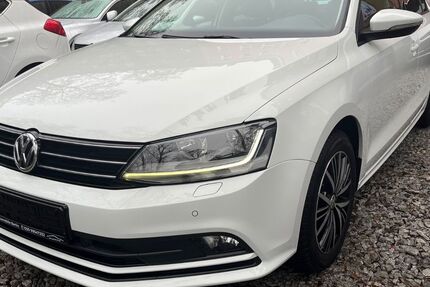 VW Jetta 122.000 km 10.999 € Berlin 12055