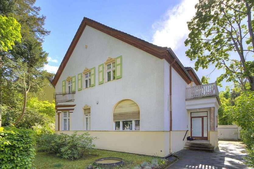 Haus zum Kaufen in Berlin 1.300.000 € 433.53 m²