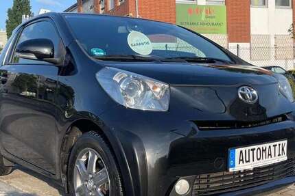 Toyota iQ