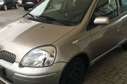 Toyota Yaris 169.299 km 2.480 &euro; Berlin 10315