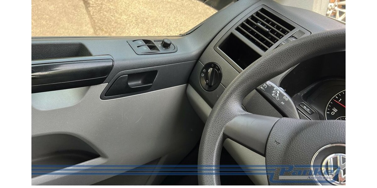 VW T5 Transporter Kombi 1. Hand 8 sitzer 169.000 km 13.990 &euro; Berlin 13187