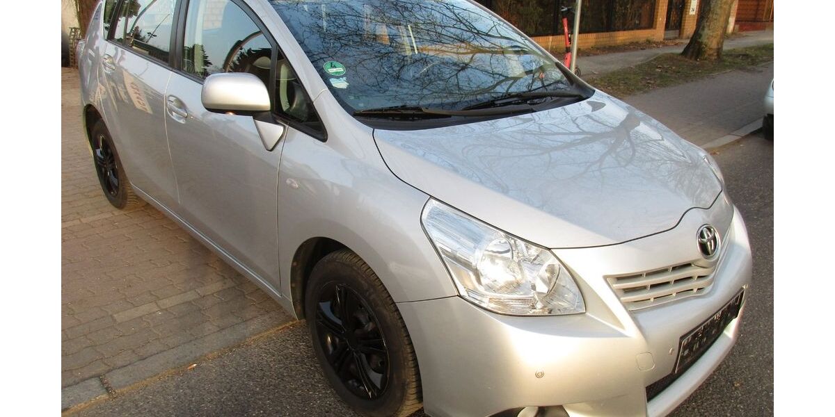 Toyota Verso 223.000 km 4.600 &euro; Berlin 12357