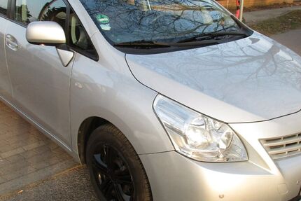 Toyota Verso 223.000 km 4.950 &euro; Berlin 12357