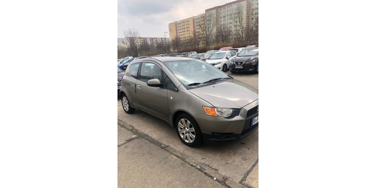 Mitsubishi Colt VI 182.000 km 4.200 € Berlin 10178