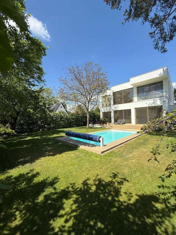 Haus zum Kaufen in Berlin 2.490.000 € 250 m²