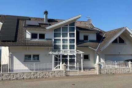 Haus zum Kaufen in Schopfheim-Wiechs 1.790.000 € 400 m²