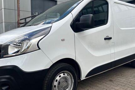 Renault Trafic 123.490 km 7.980 &euro; Berlin 13353