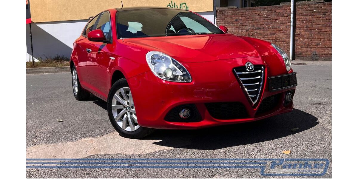 Alfa Romeo Giulietta 95.791 km 11.790 € Berlin - Pankow 13187