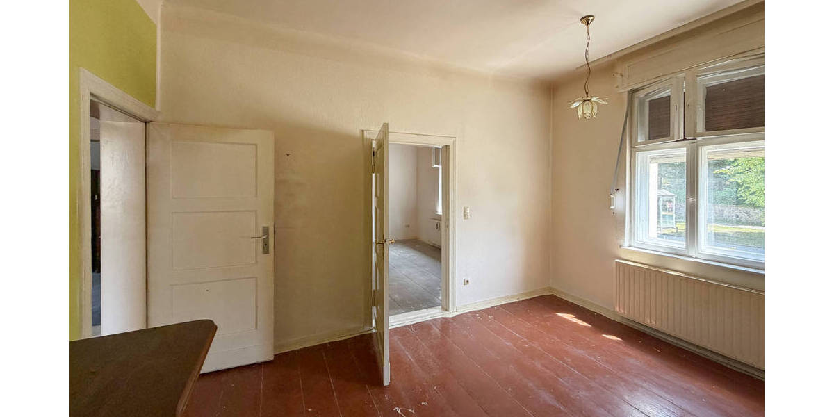Stolzes 30er Jahre Haus auf riesigem Grundstück mit Nebengelassen (SANIERUNGSBEDÜRFTIG) - Einfamilienhaus Michendorf Michendorf | Angebot:26905596