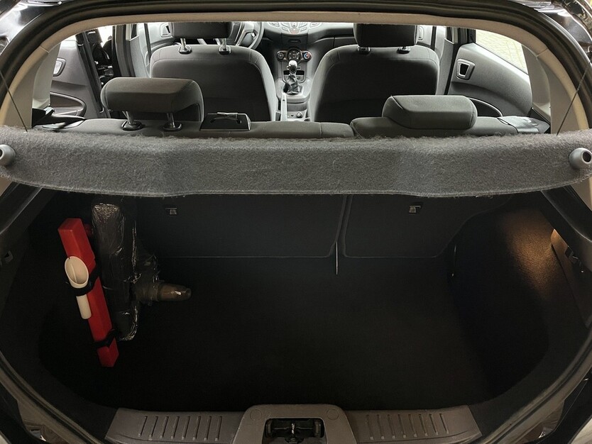 Ford Fiesta 104.950 km 5.200 € Berlin 10178