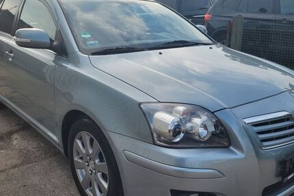 Toyota Avensis 153.860 km 4.900 &euro; Berlin 12277