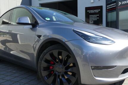 Tesla Model Y 27.979 km 42.600 € Berlin 13156