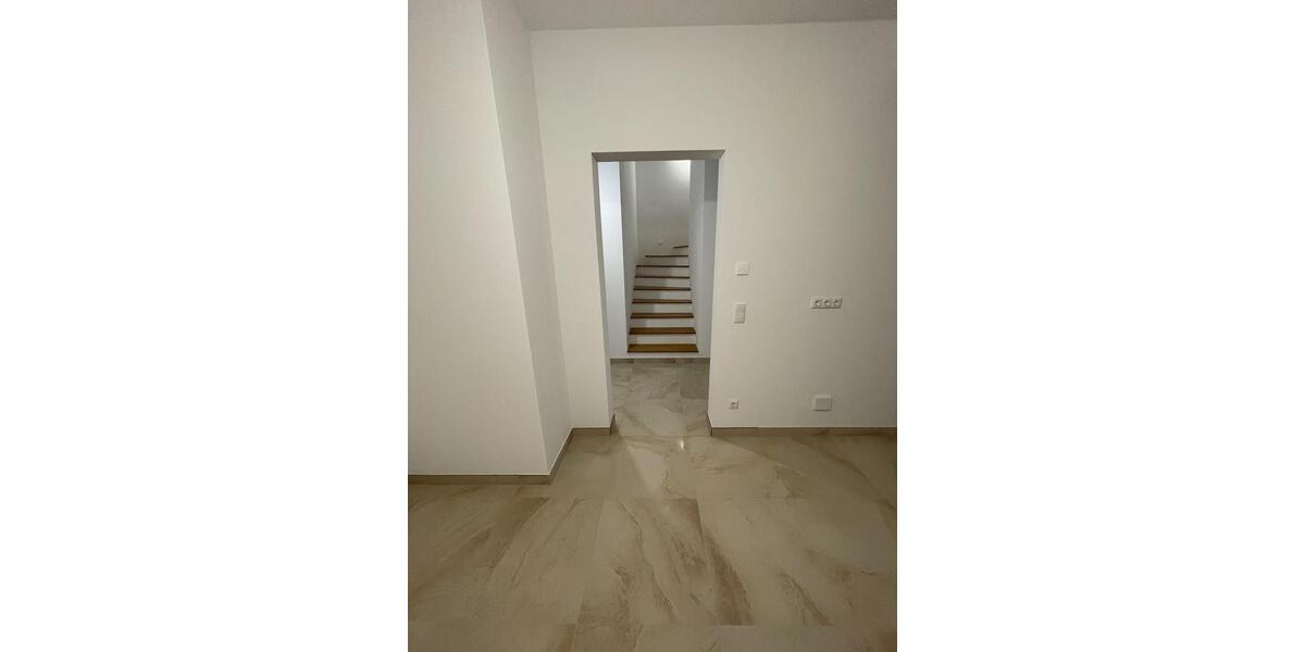 Doppelhaushälfte Ludwigsfelde - 4 Zimmer, 130 m&sup2;, 2.200&euro; | Angebot:26440075