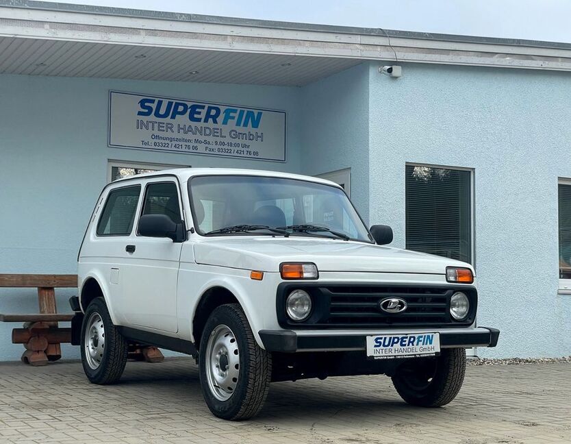 Lada Niva 52.303 km 10.390 € Falkensee 14612