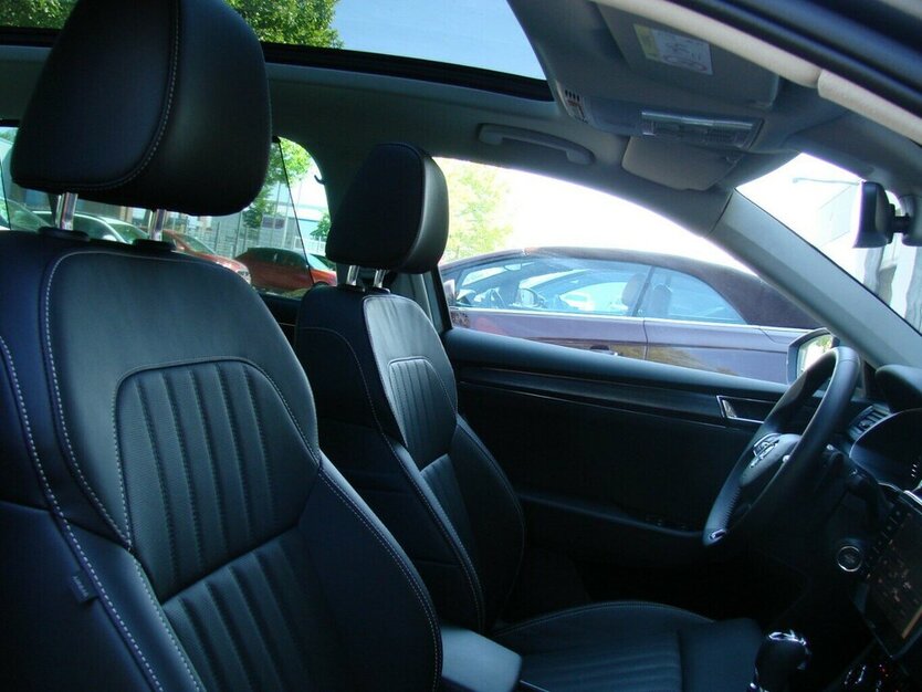 Skoda Superb 2.0TDI Style Pano ACC Columbus Standheizung 26.128 km 34.980 € Falkensee 14612