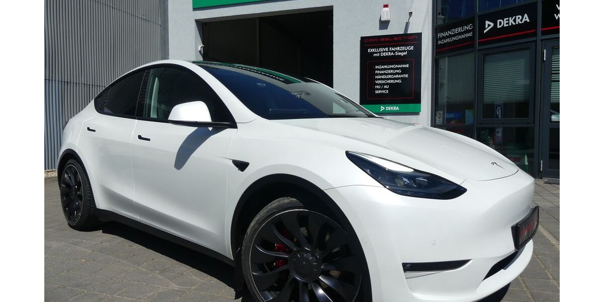 Tesla Model Y 21.616 km 40.800 &euro; Berlin 13156