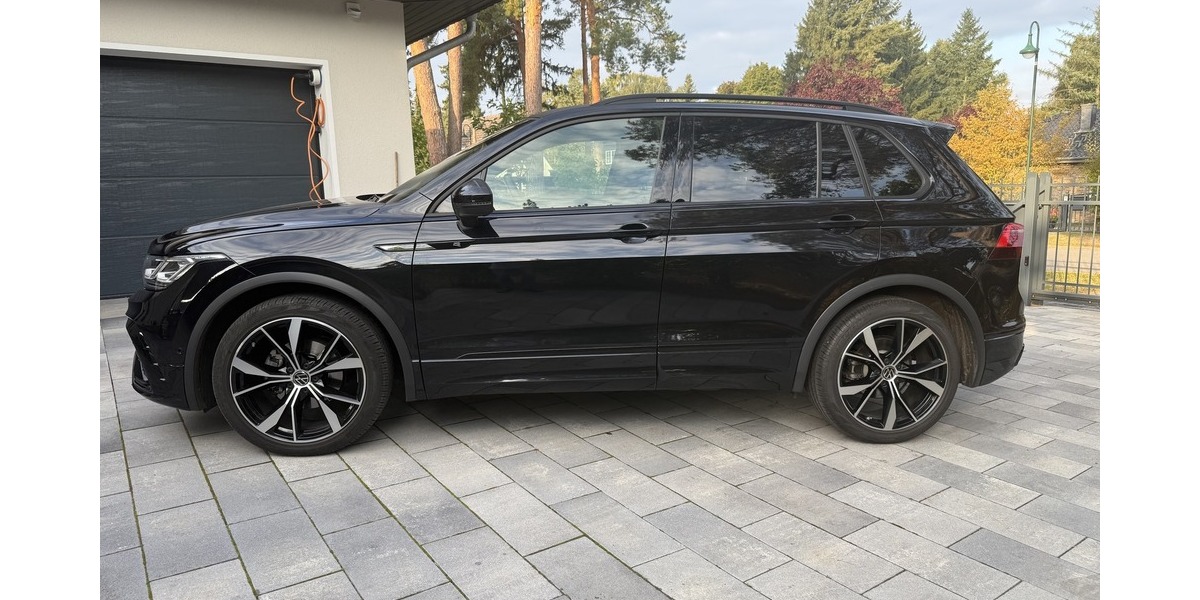 VW Tiguan R-Line Black MATRIX ACC CAM 20 Z HARMAN 57.456 km 31.990 € Berlin 10247