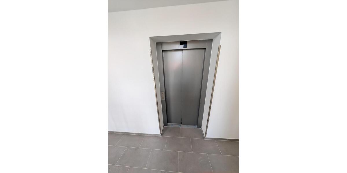 Dachgeschoßwohnung Nauen - 2 Zimmer, 68 m&sup2;, 918&euro; | Angebot:24441295