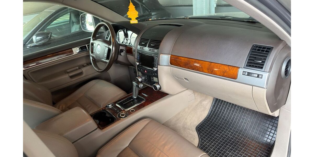 VW Touareg 282.000 km 11.400 &euro; Berlin 10719