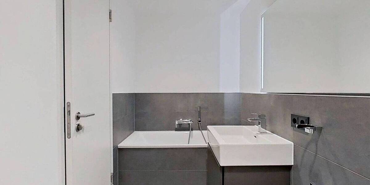 Etagenwohnung Berlin Mitte - 3 Zimmer, 93 m&sup2;, 2.800&euro; | Angebot:26258029