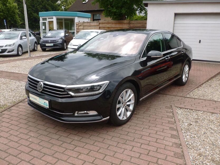 VW Passat 89.439 km 18.900 € Berlin 12683