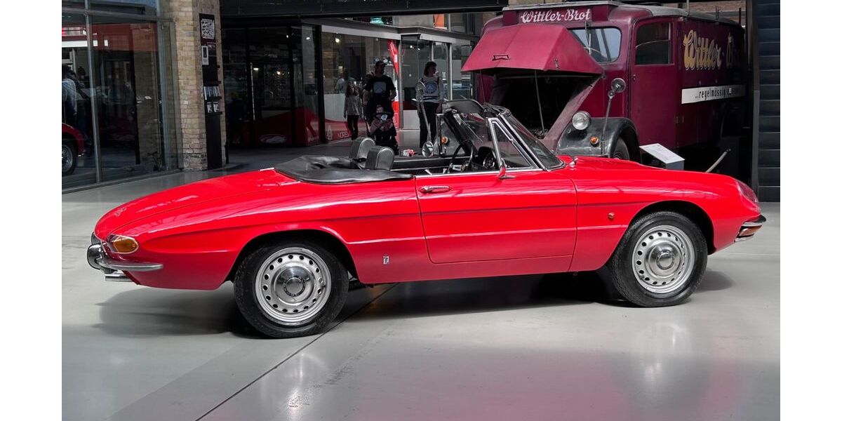 Alfa Romeo Spider 123.433 km 59.900 € Berlin 10553