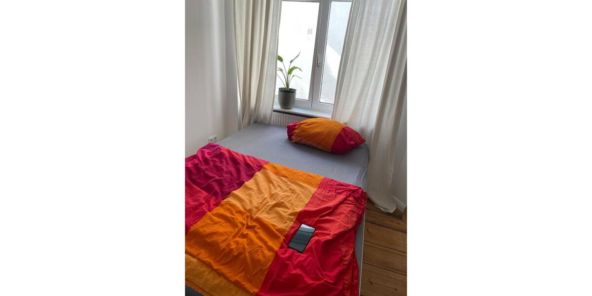 Etagenwohnung Berlin Charlottenburg-Wilmersdorf - 5 Zimmer, 130 m&sup2;, 450&euro; | Angebot:25291386