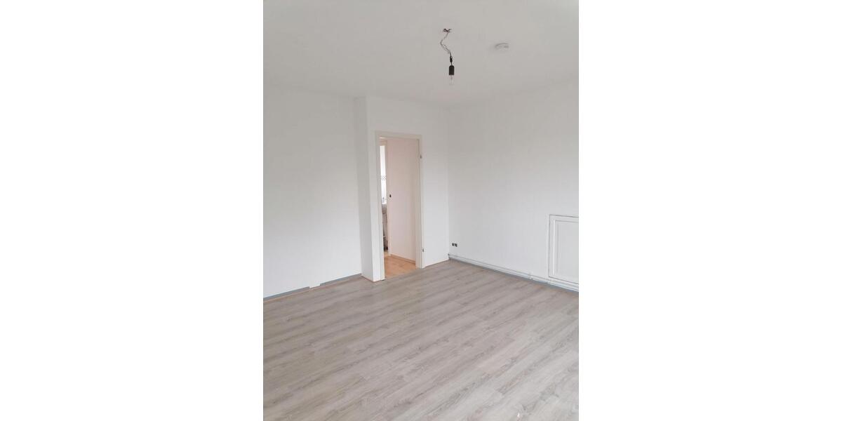 Einfamilienhaus Falkensee - 3 Zimmer, 100 m&sup2;, 1.900&euro; | Angebot:26224360