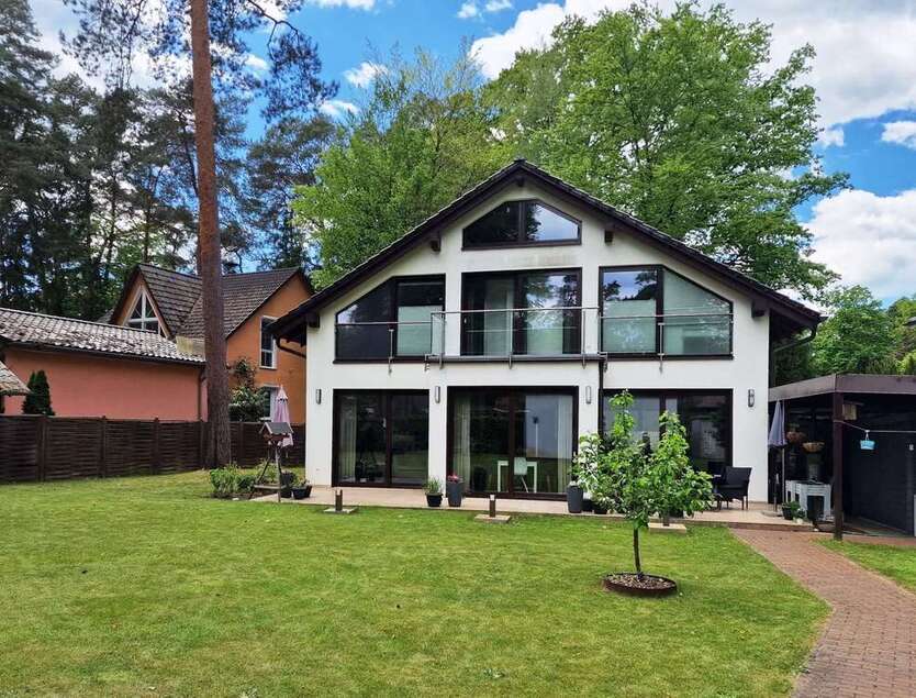 Haus zum Kaufen in Schönwalde-Glien 1.180.000 € 200 m²