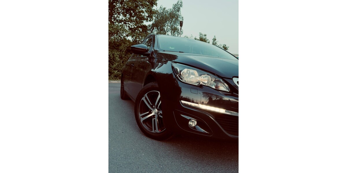 Peugeot 308 105.000 km 6.499 € Berlin 10178