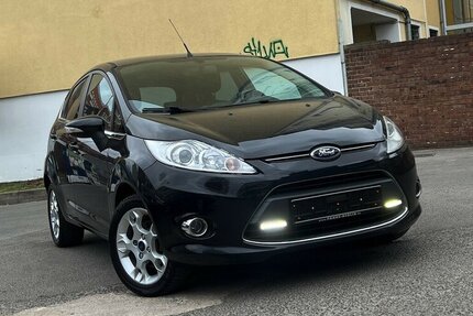 Ford Fiesta Titanium*Keyless*PDC*LED*Tel.*Chrom*GAS* 178.353 km 3.990 &euro; Berlin 13187