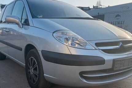Citroen C8 140.000 km 2.490 € Berlin 10551