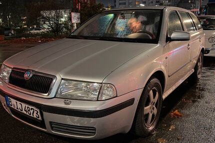 Skoda Octavia 193.306 km 1.000 € Berlin 10707