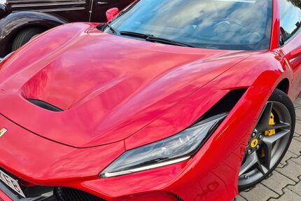 Ferrari F8 1.200 km 339.000 € Berlin 10115