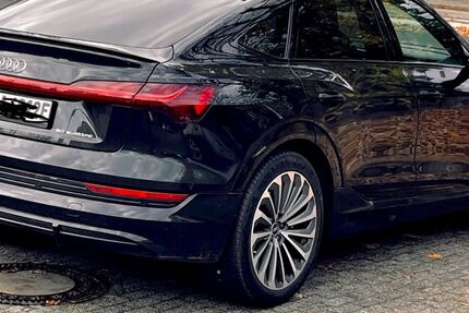 Audi e-tron 52.900 km 35.200 € Stahnsdorf 14532