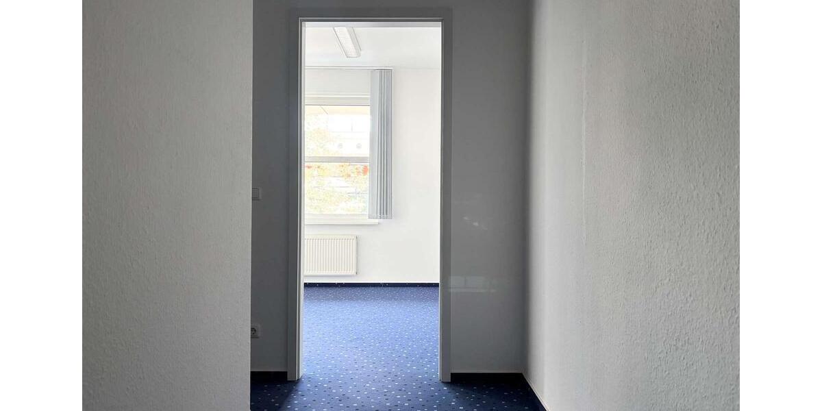 Arbeiten Sie direkt am Stern Center! Aufzug und Tiefgarage vorhanden zimmer