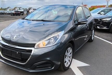Peugeot 208 146.000 km 3.650 € Mahlow 15831